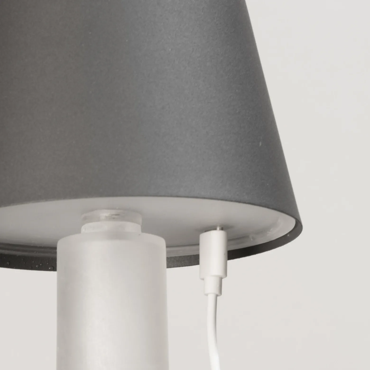 Lámpara LED para botellas Fiocco, gris arena, CCT, IP54, atenuable