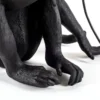 Lámpara LED para terraza Monkey Lamp sentado negro