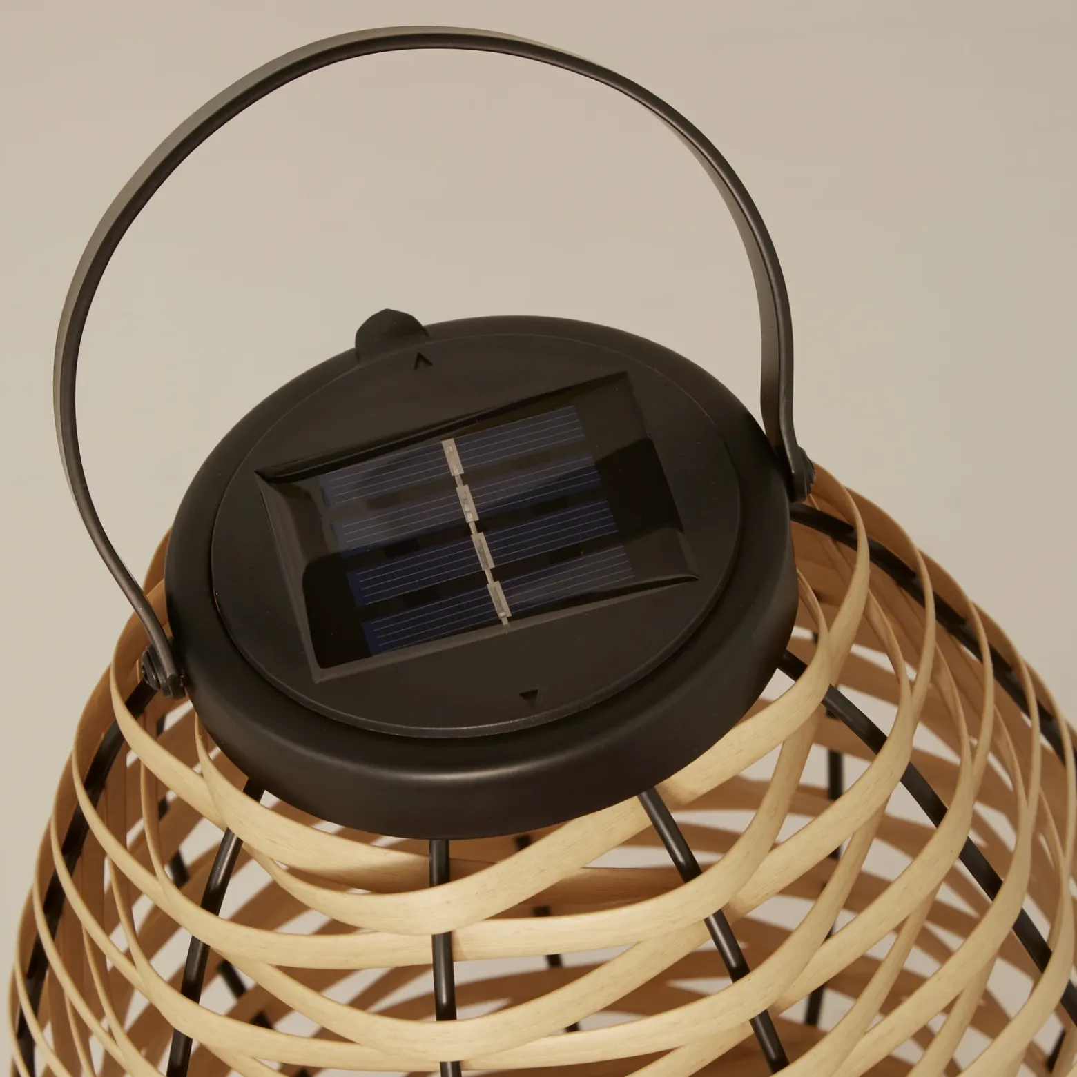 Lámpara LED para terraza Netan, marrón, ratán, 23 cm, IP44