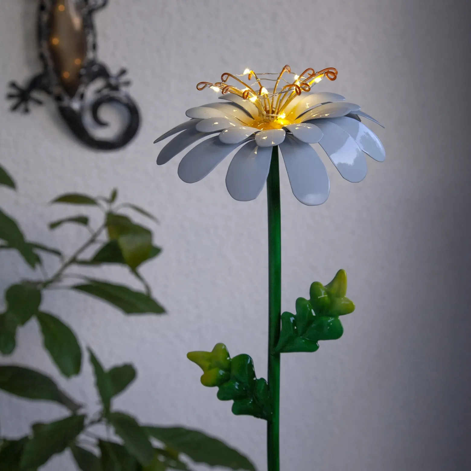 Lámpara LED solar Daisy en forma de margarita