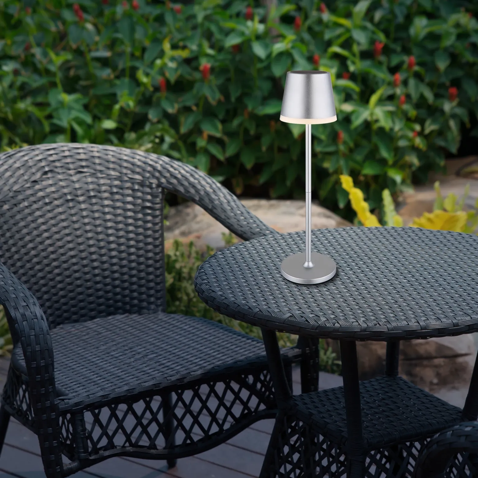 Lámpara LED solar de metal plateado, altura 41 cm, IP44