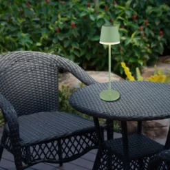 Lámpara LED solar de metal, verde claro, altura 41 cm, IP44