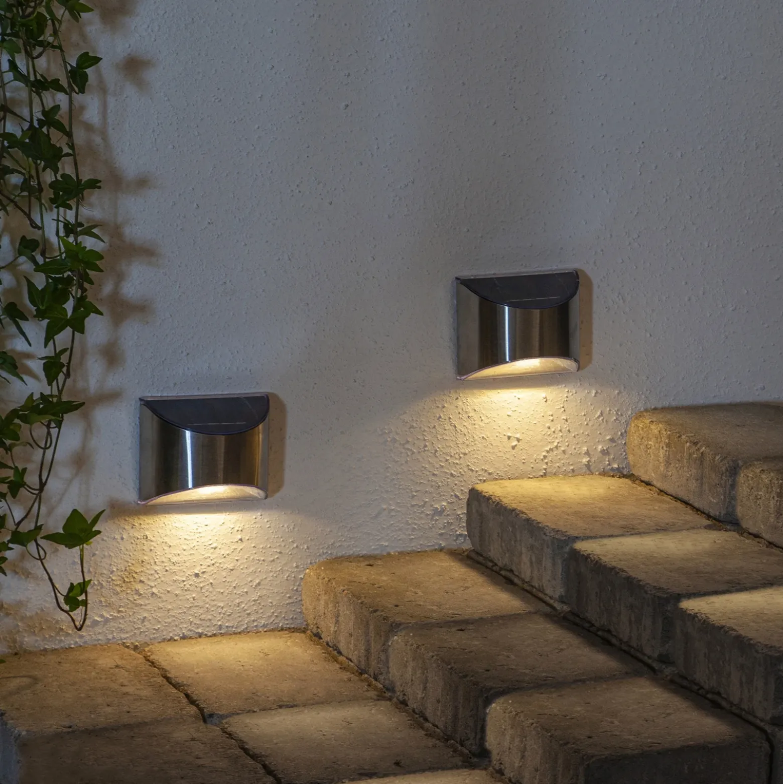 Lámpara LED solar de pared Wally, plateada, juego de 2 unidades