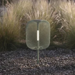 Lámpara LED solar de pie para jardín Faylen de Lucande, verde salvia, IP65