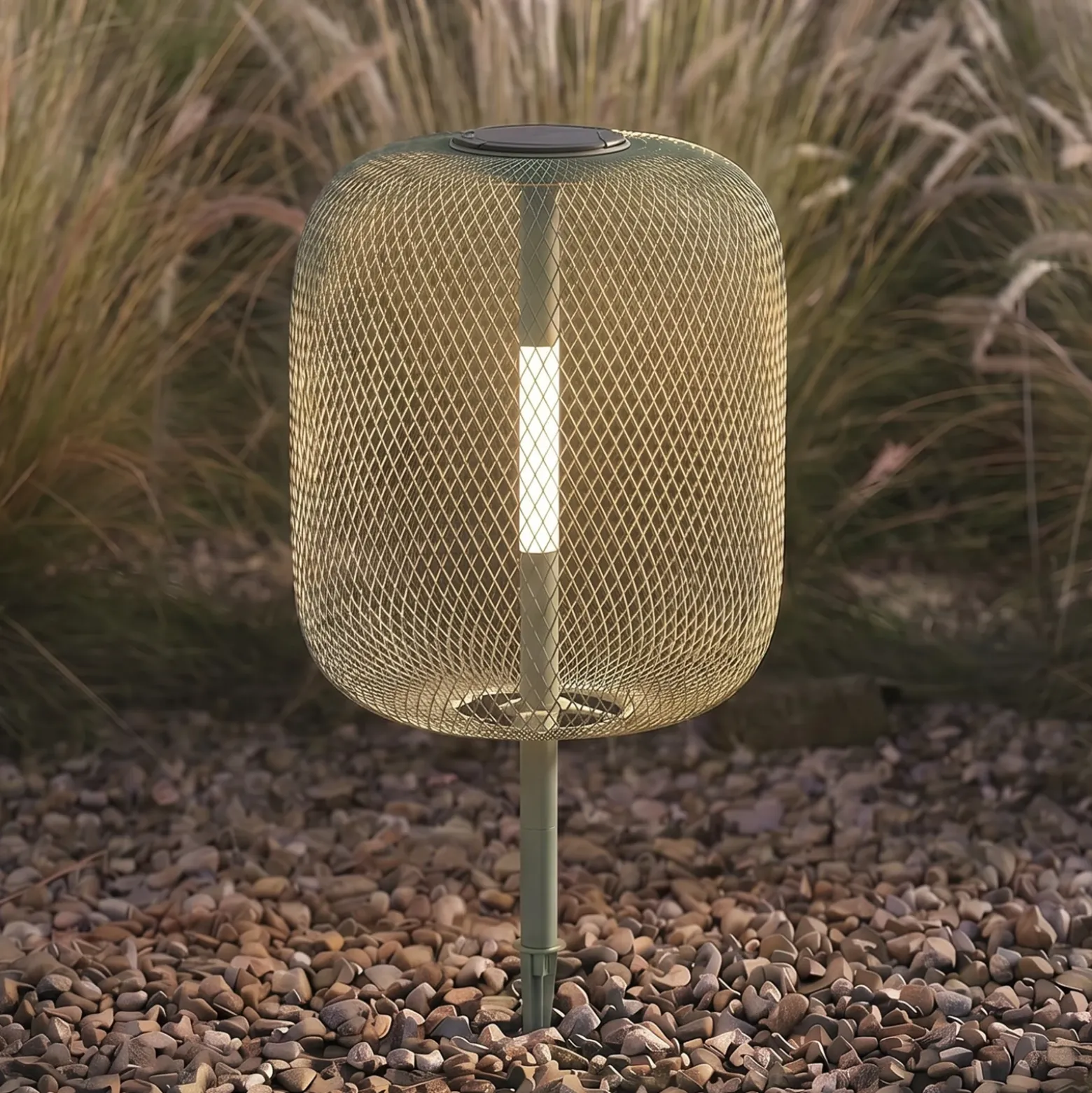 Lámpara LED solar de pie para jardín Faylen de Lucande, verde salvia, IP65