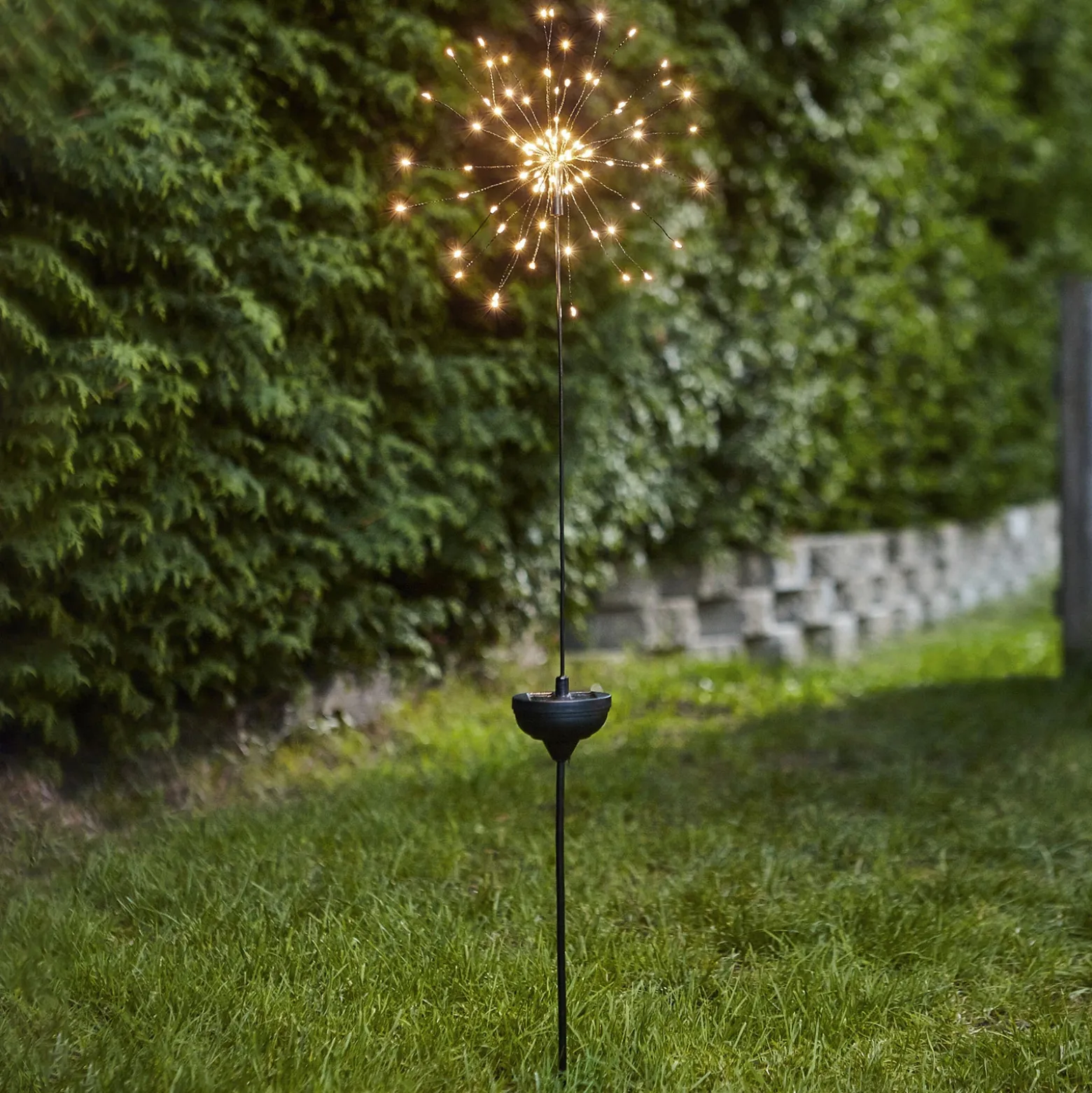 Lámpara LED solar Firework pica de tierra, 100 cm
