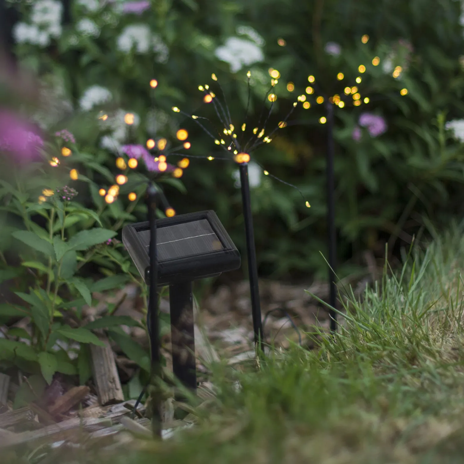 Lámpara LED solar Firework, set con picas tierra