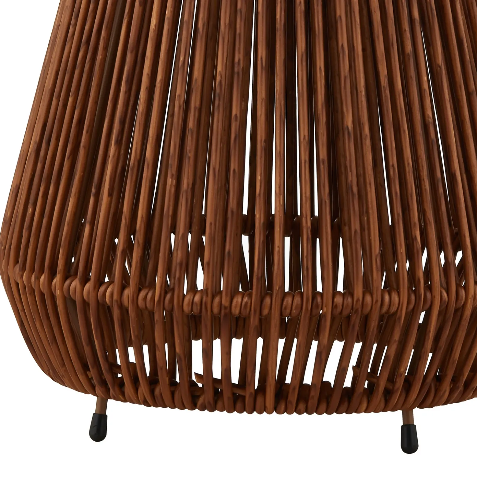 Lámpara LED solar Lindby Amaria, ratán, oscura, Ø 27 cm