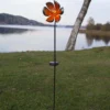 Lámpara LED solar Melilla, forma de flor