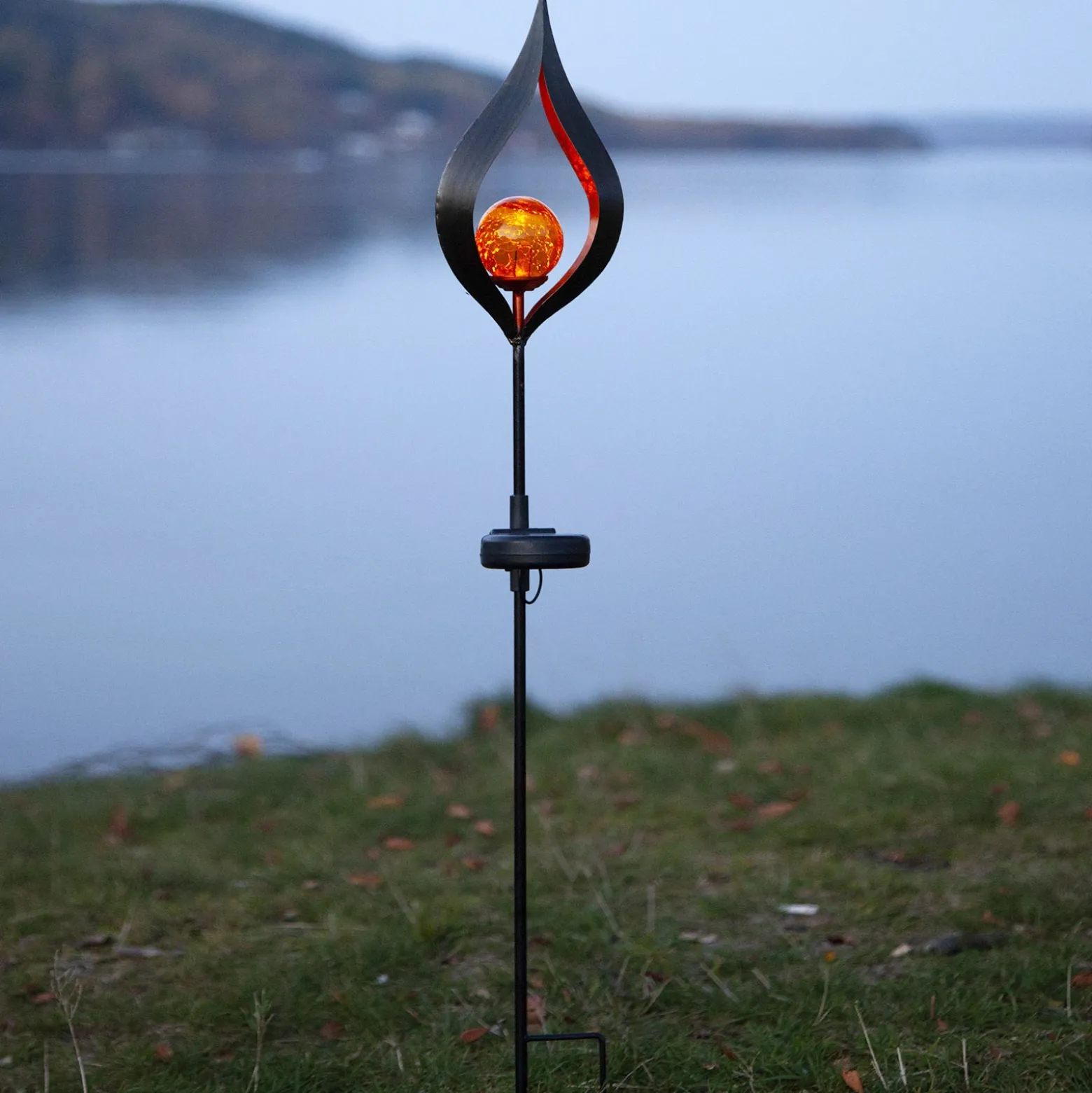 Lámpara LED solar Melilla, forma puntiaguda