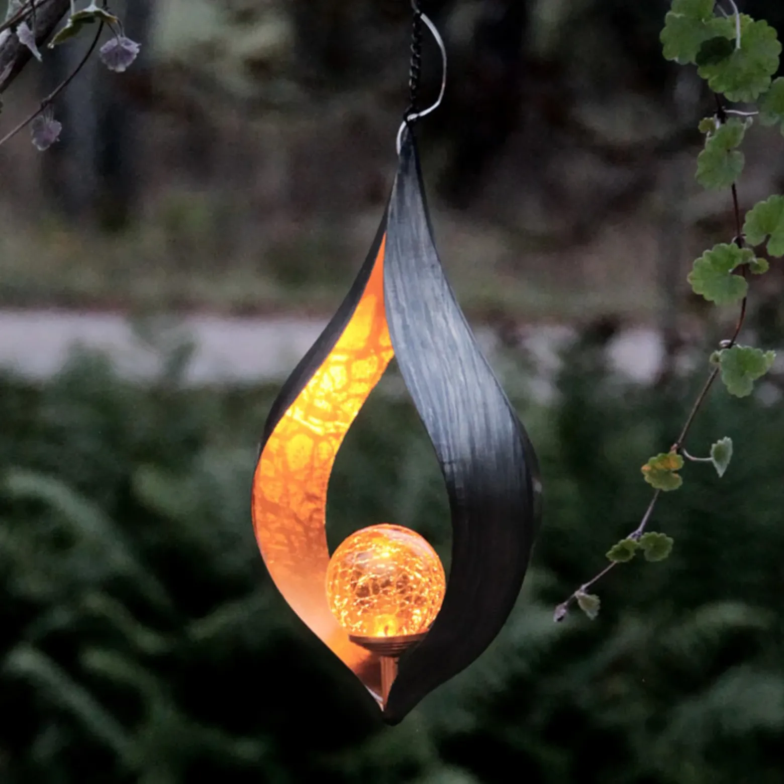 Lámpara LED solar Melilla muy eficaz para colgar