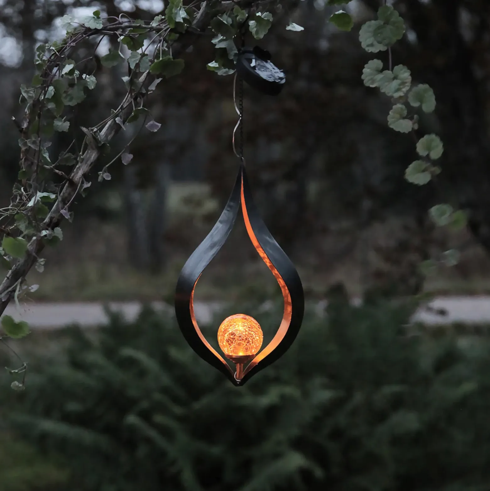 Lámpara LED solar Melilla muy eficaz para colgar