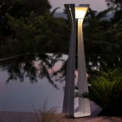 Lámpara LED solar Osmoz de aluminio, 175 cm, blanca