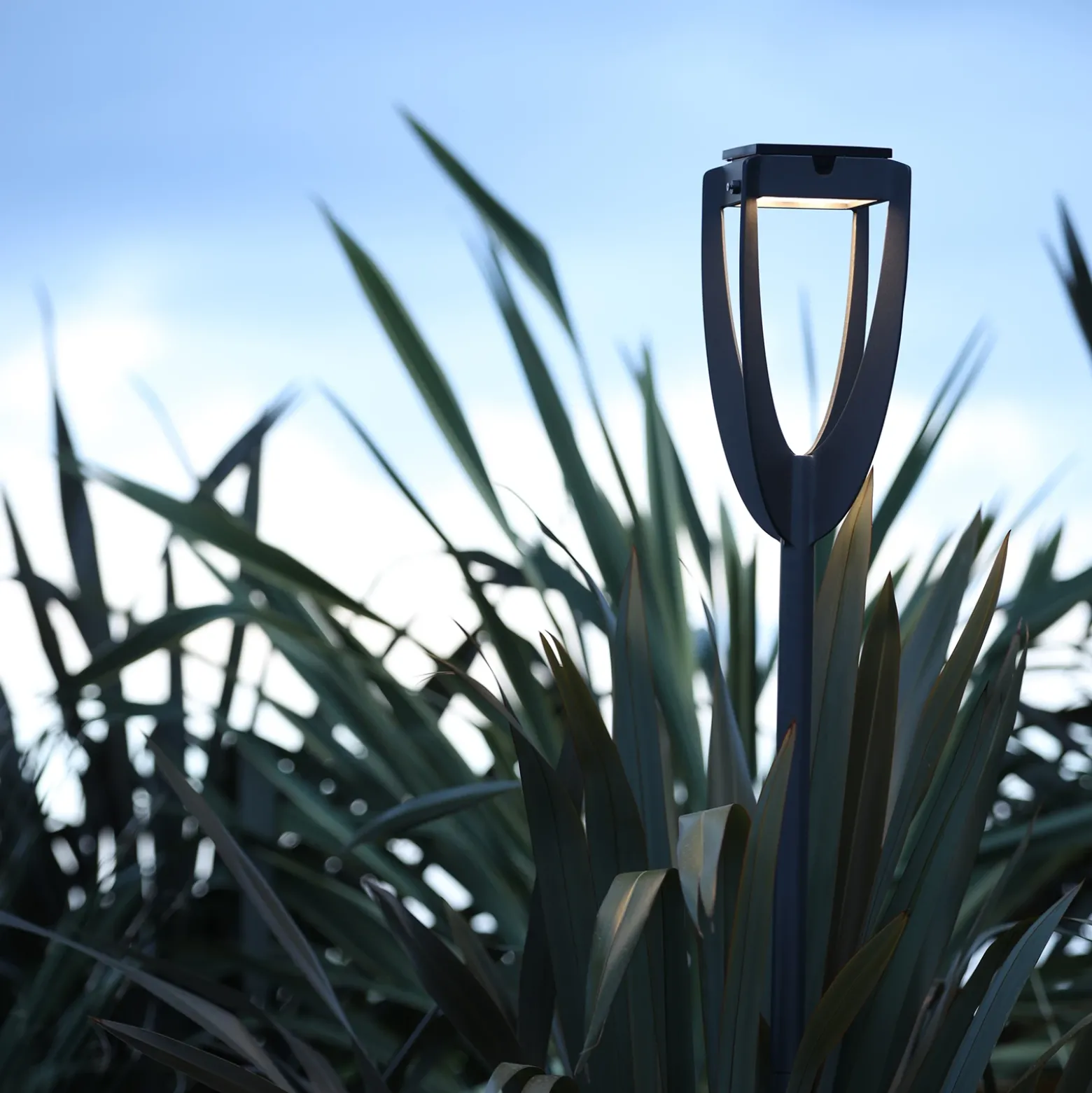 Lámpara LED solar Tulip pica de tierra, antracita