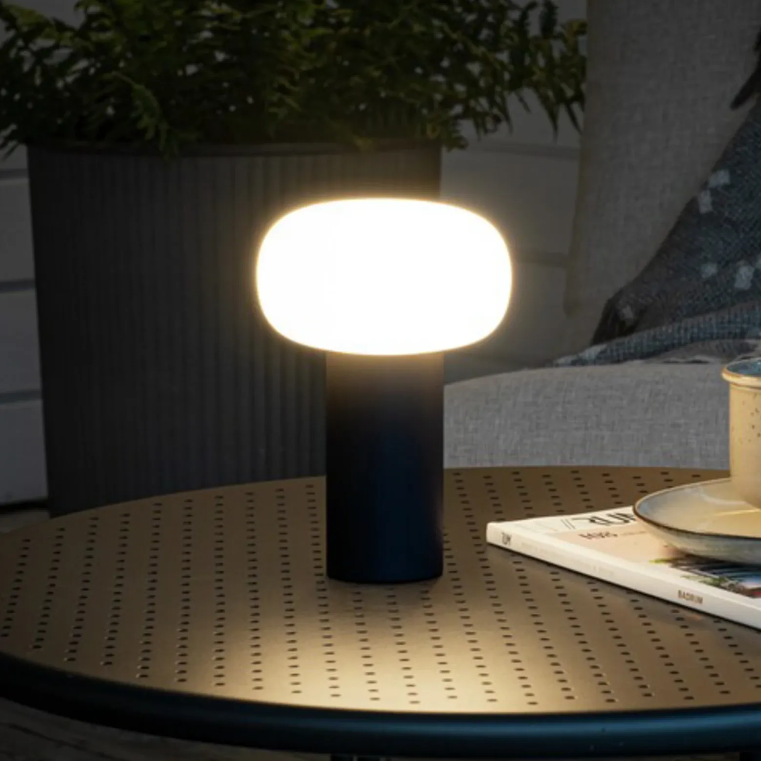 Lámpara mesa LED Antibes IP54 batería, RGBW, negro