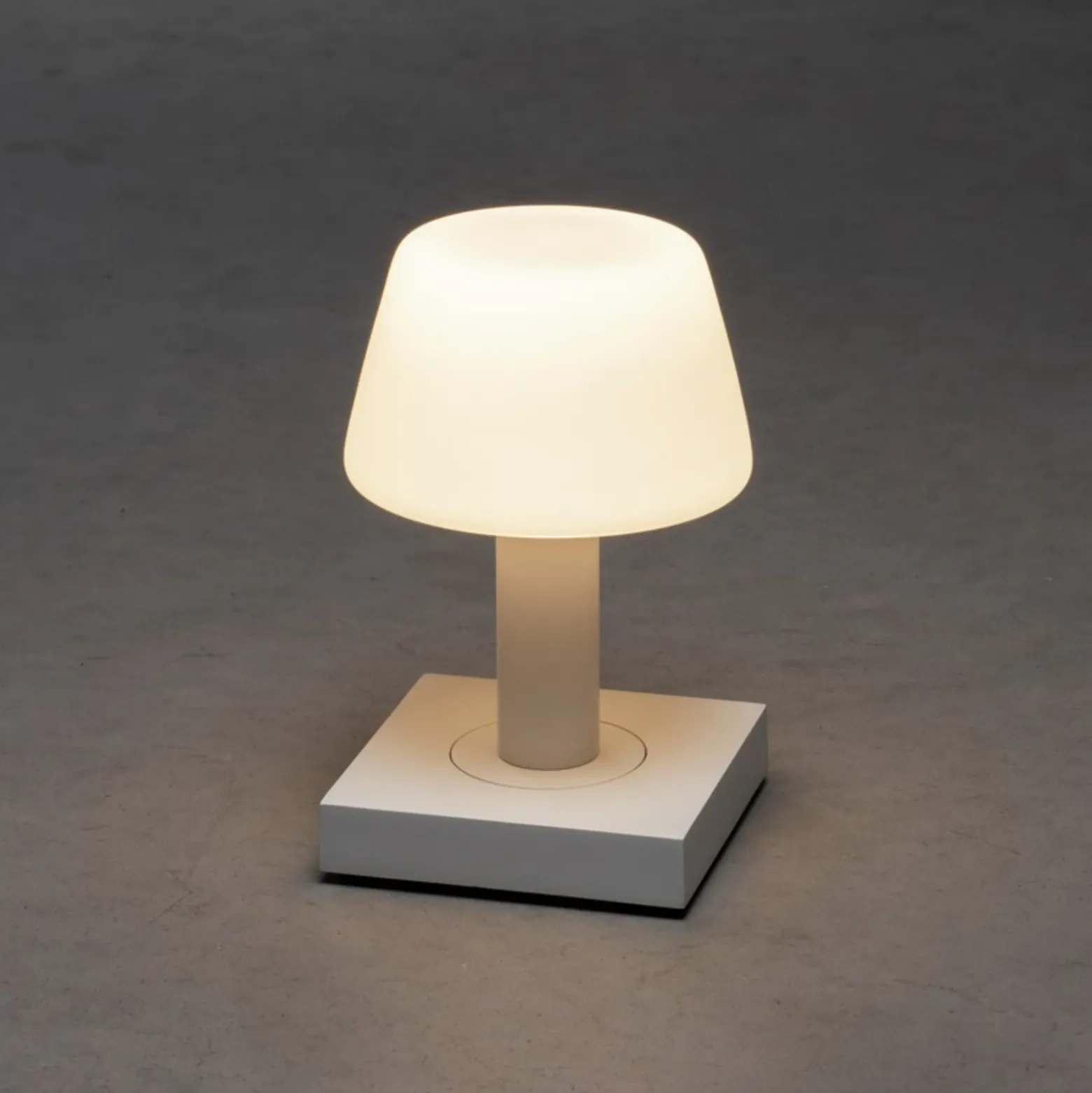 Lámpara mesa LED Monaco de exterior batería blanco