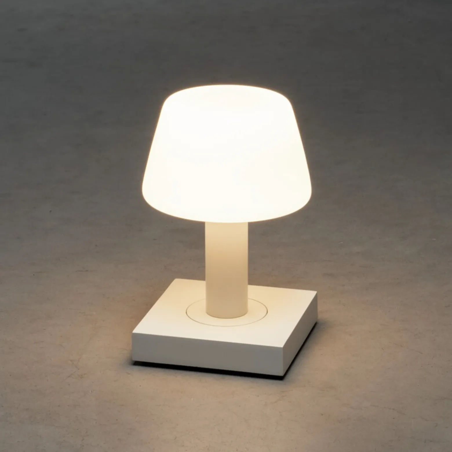Lámpara mesa LED Monaco de exterior batería blanco