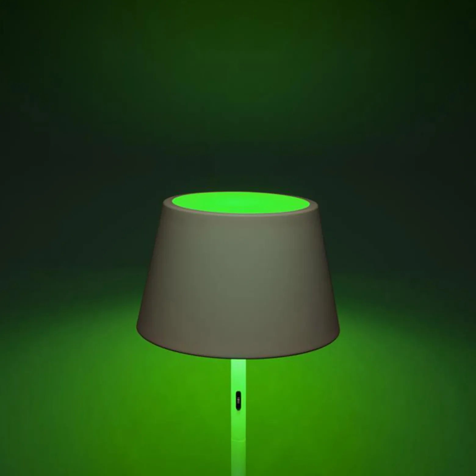 Lámpara pie LED Pomezia para exterior, USB, blanco