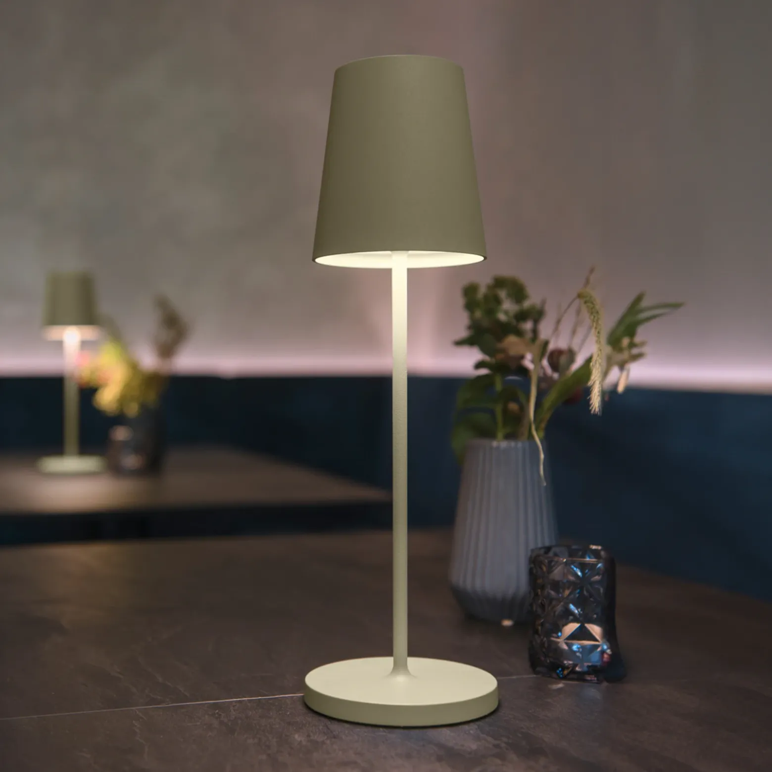 Lámpara recargable LED SLV Vinolina Two, verde, aluminio, Ø 11 cm, IP65