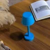 Lámpara recargable Lindby LED Gaja, azul, USB, IP44, RGBW, atenuable