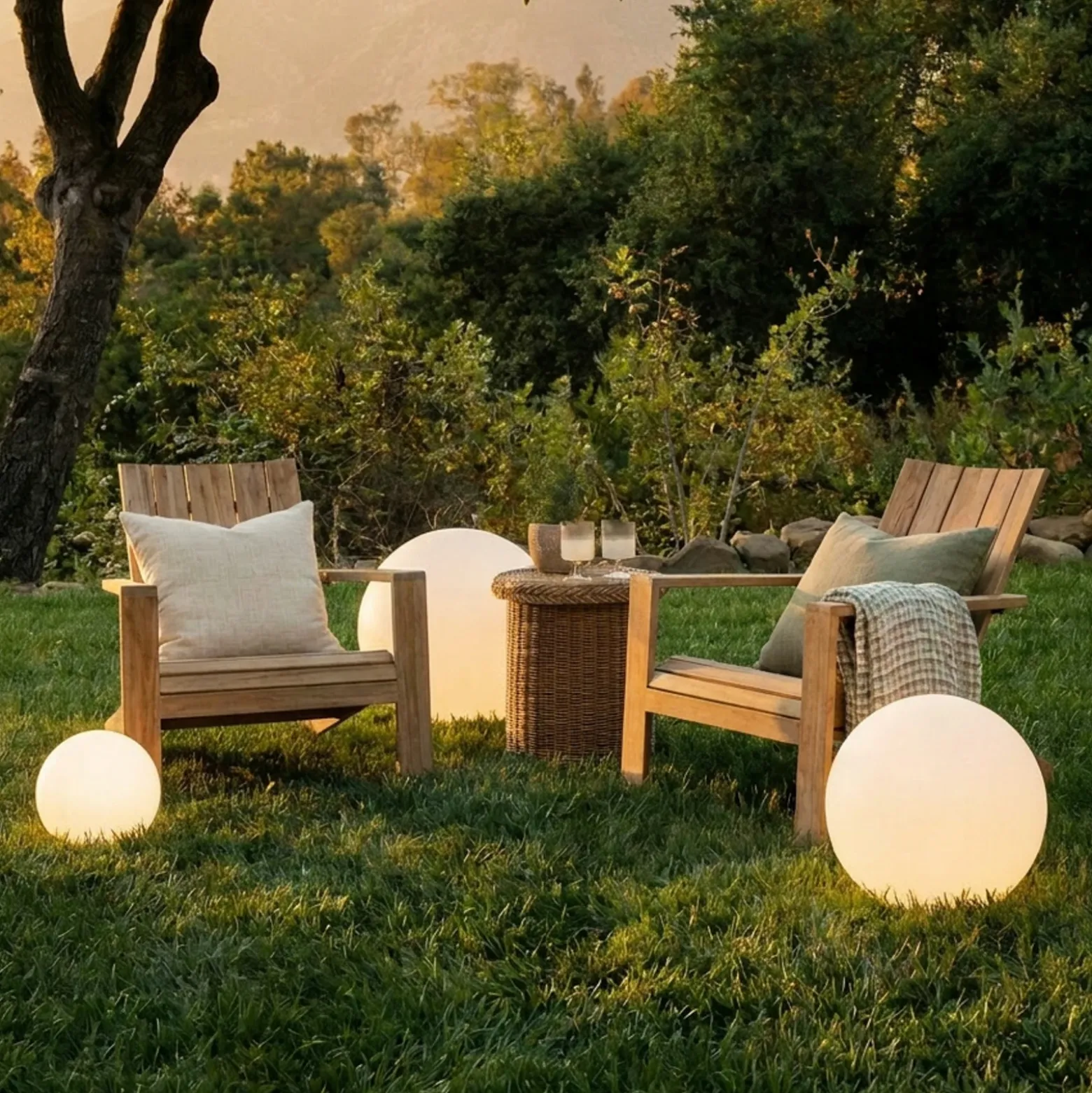 Lámparas LED solares Lago de Lindby, juego de 3, globos, pincho de suelo, blanco