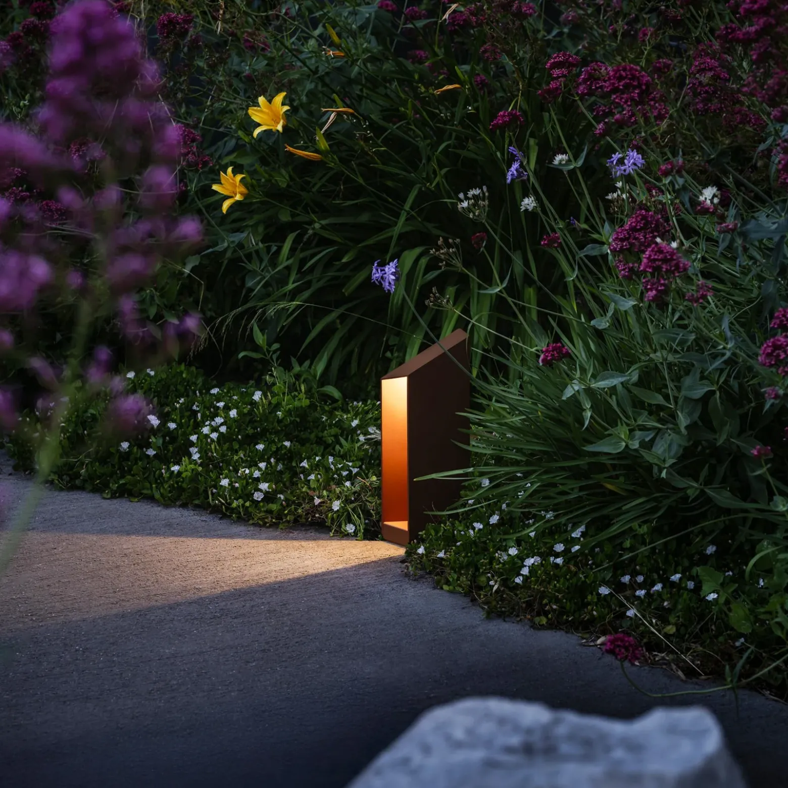lámpara sobremuro LED MARSET Domus Altura 26 cm, aluminio marrón óxido