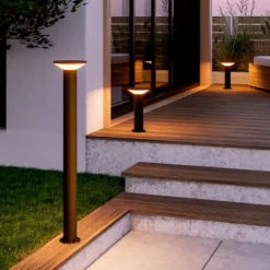 Lámpara sobremuro LED Rigosa, negra, altura 35 cm, metal