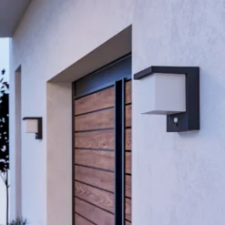 Lámpara solar LED de pared Frigento, color negro, altura 15 cm, con sensor