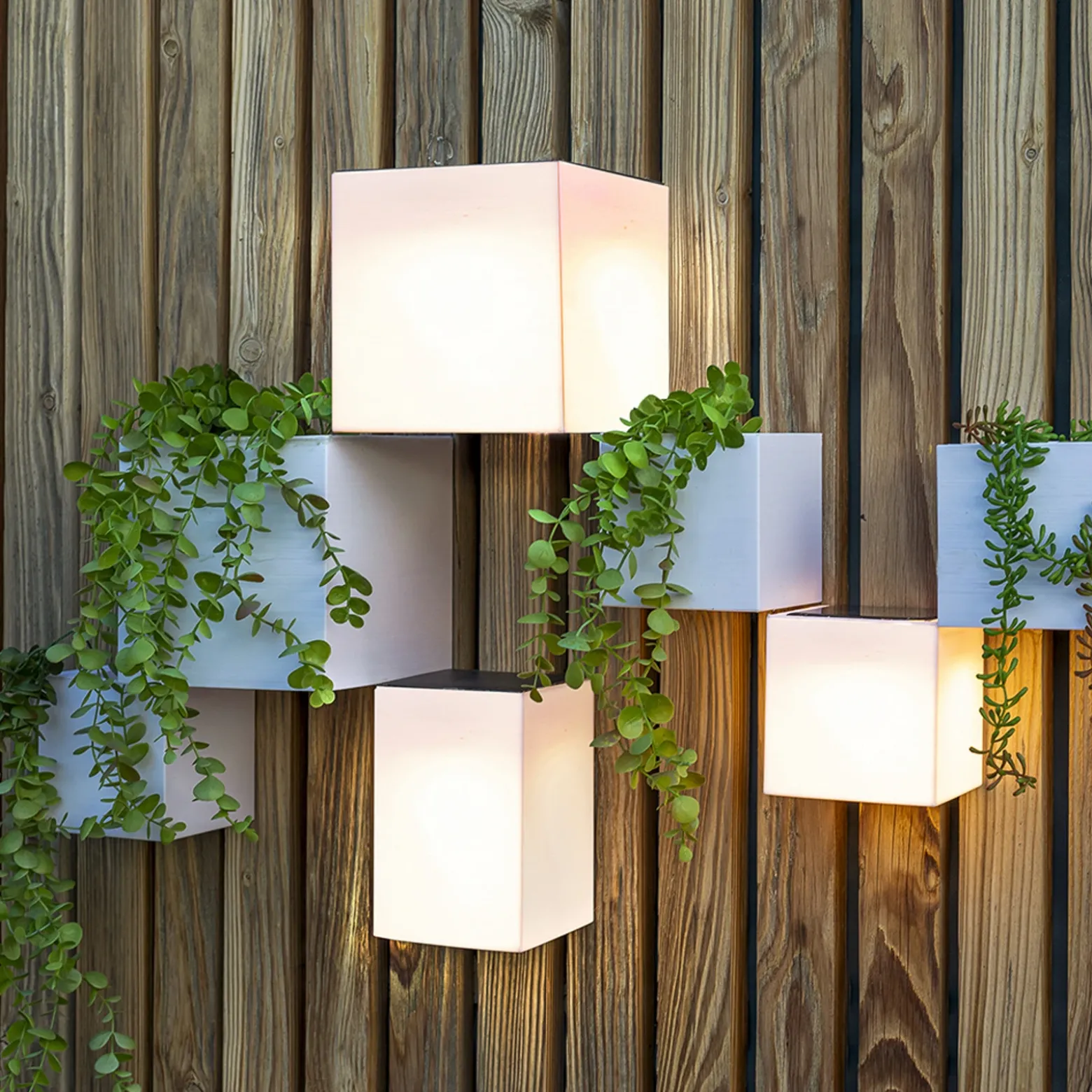 Lámpara solar LED para pared Newgarden Wally, 12 x 12 cm