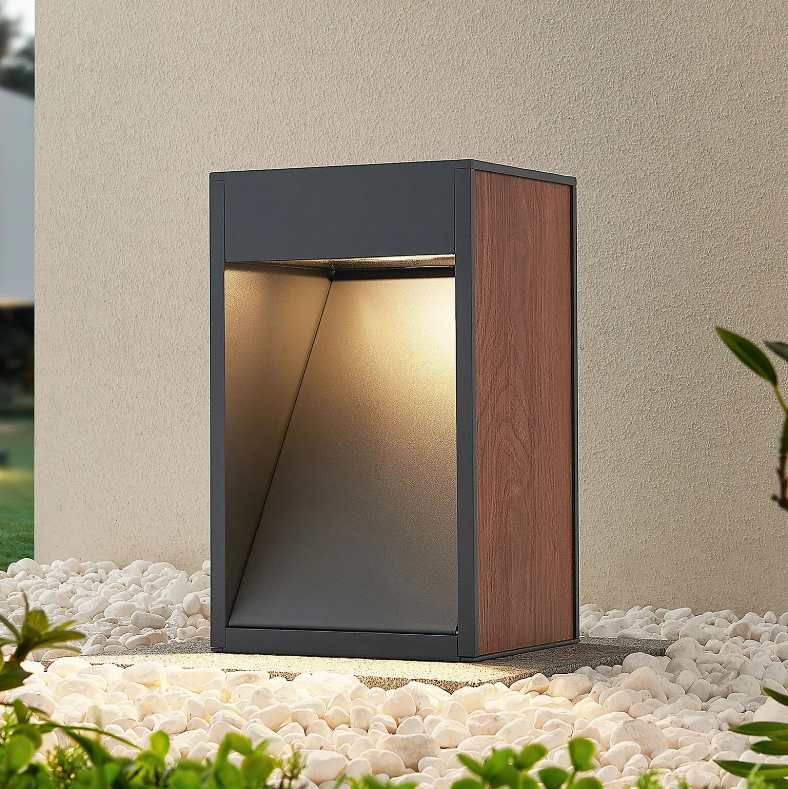 Lucande Ansala Baliza R7s con decoración de madera