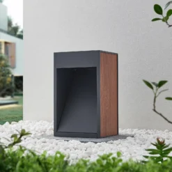 Lucande Ansala Baliza R7s con decoración de madera