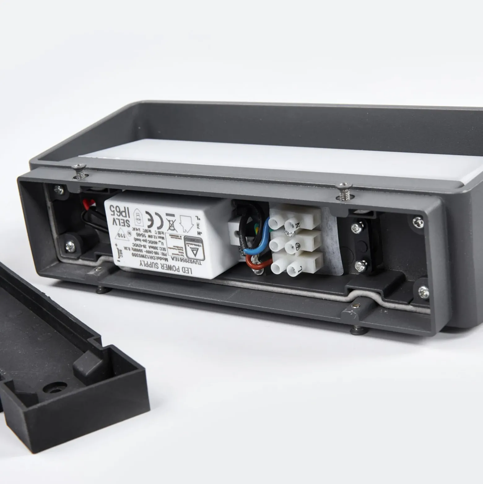Lucande Aplique de exterior LED Midvig, gris oscuro, angular, IP65