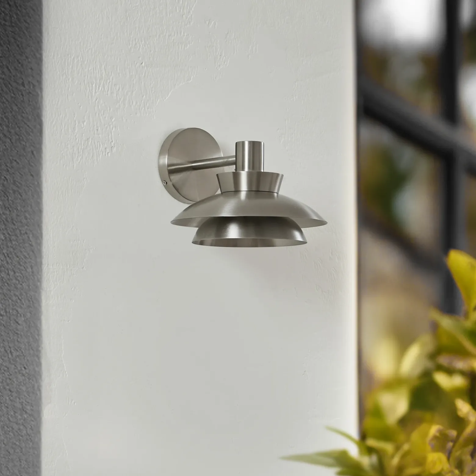 Lucande Aplique de exterior Thais, acero inoxidable, Ø 25 cm