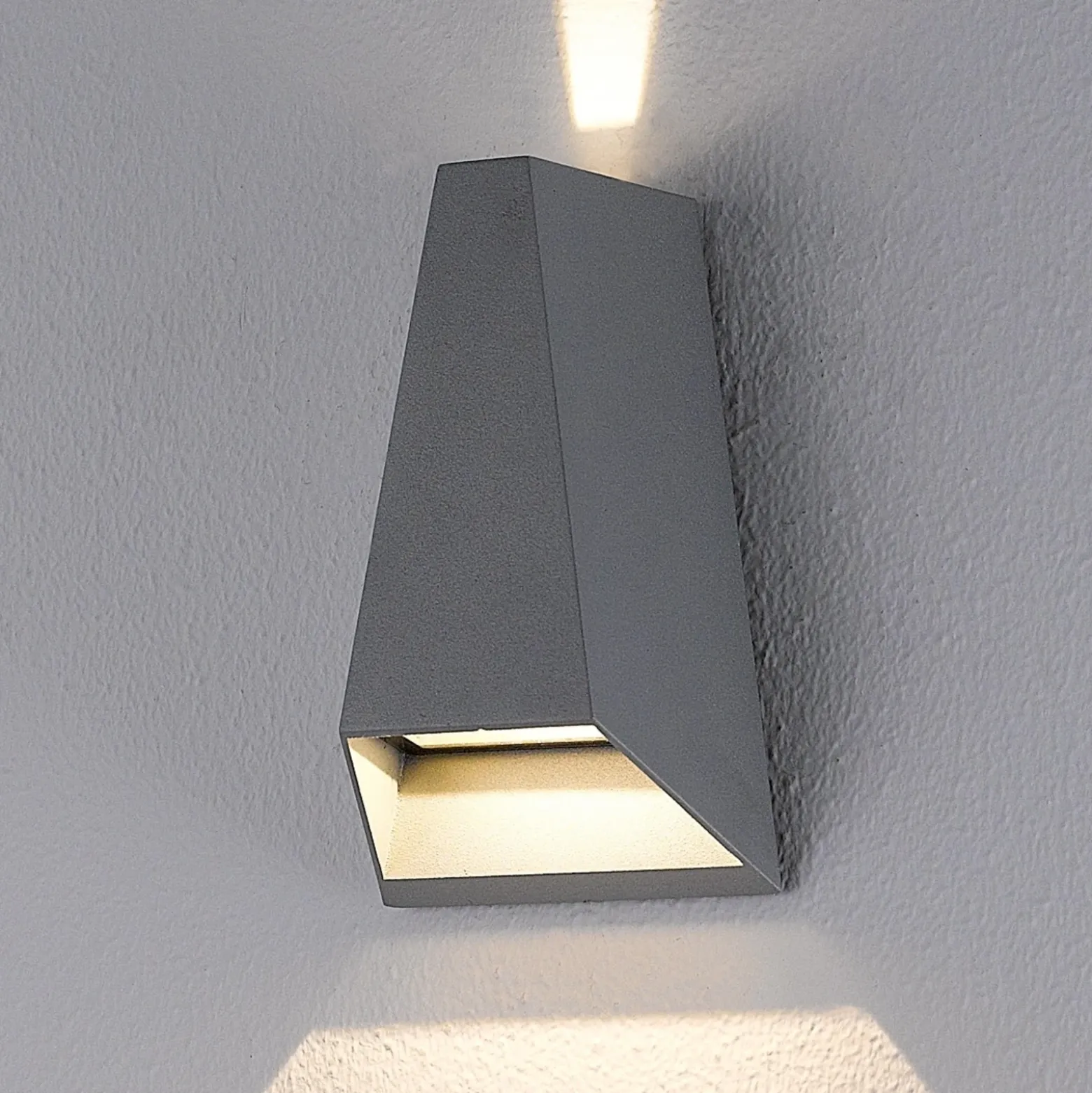 Lucande Aplique LED para exterior Jendrik, altura 17 cm, antracita
