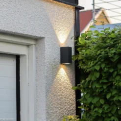 Lucande Aplique LED para exterior Tavi, altura 15 cm, negro