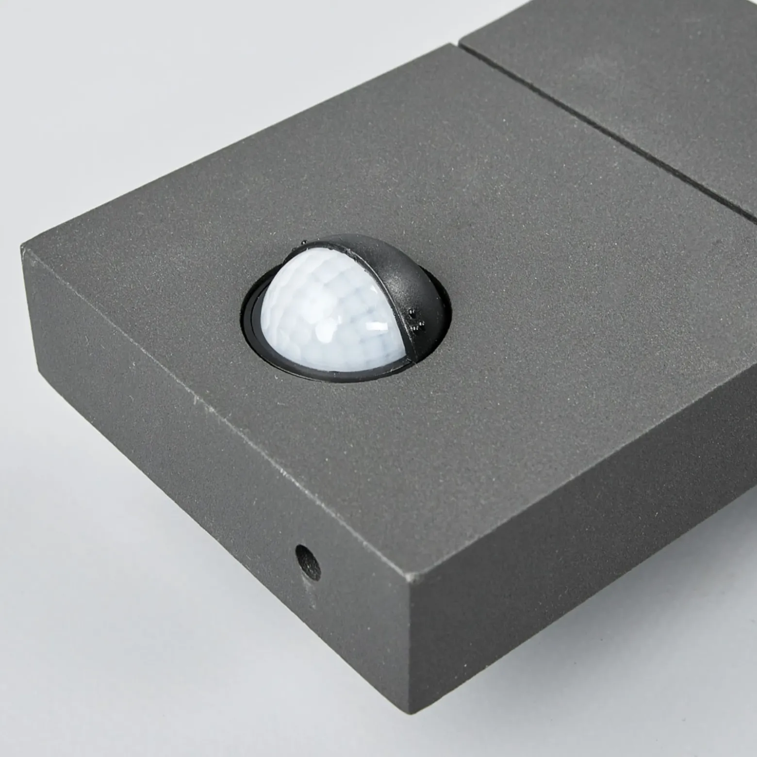 Lucande Aplique LED para exterior Juvia, sensor, 27 cm, gris, IP54