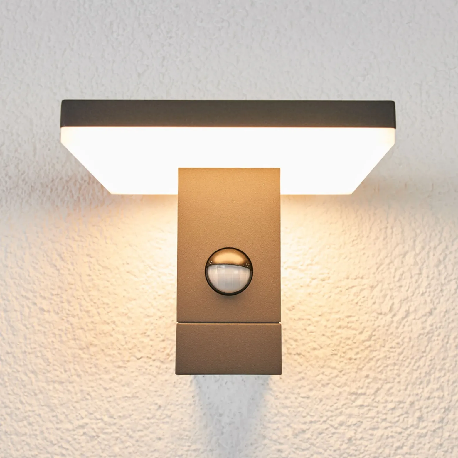 Lucande Aplique LED para exterior Olesia, 15 cm, sensor, IP54