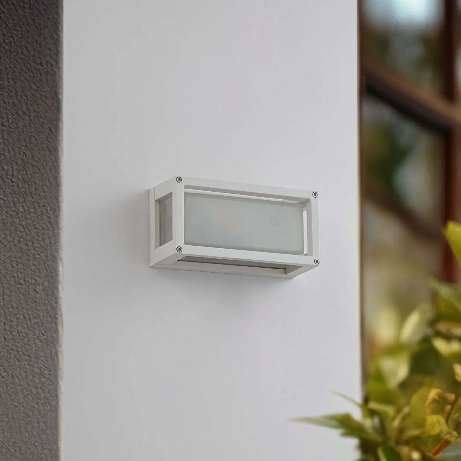 Lucande Aplique para exterior Aurelien, blanco, cristal, 12,5 cm, IP54