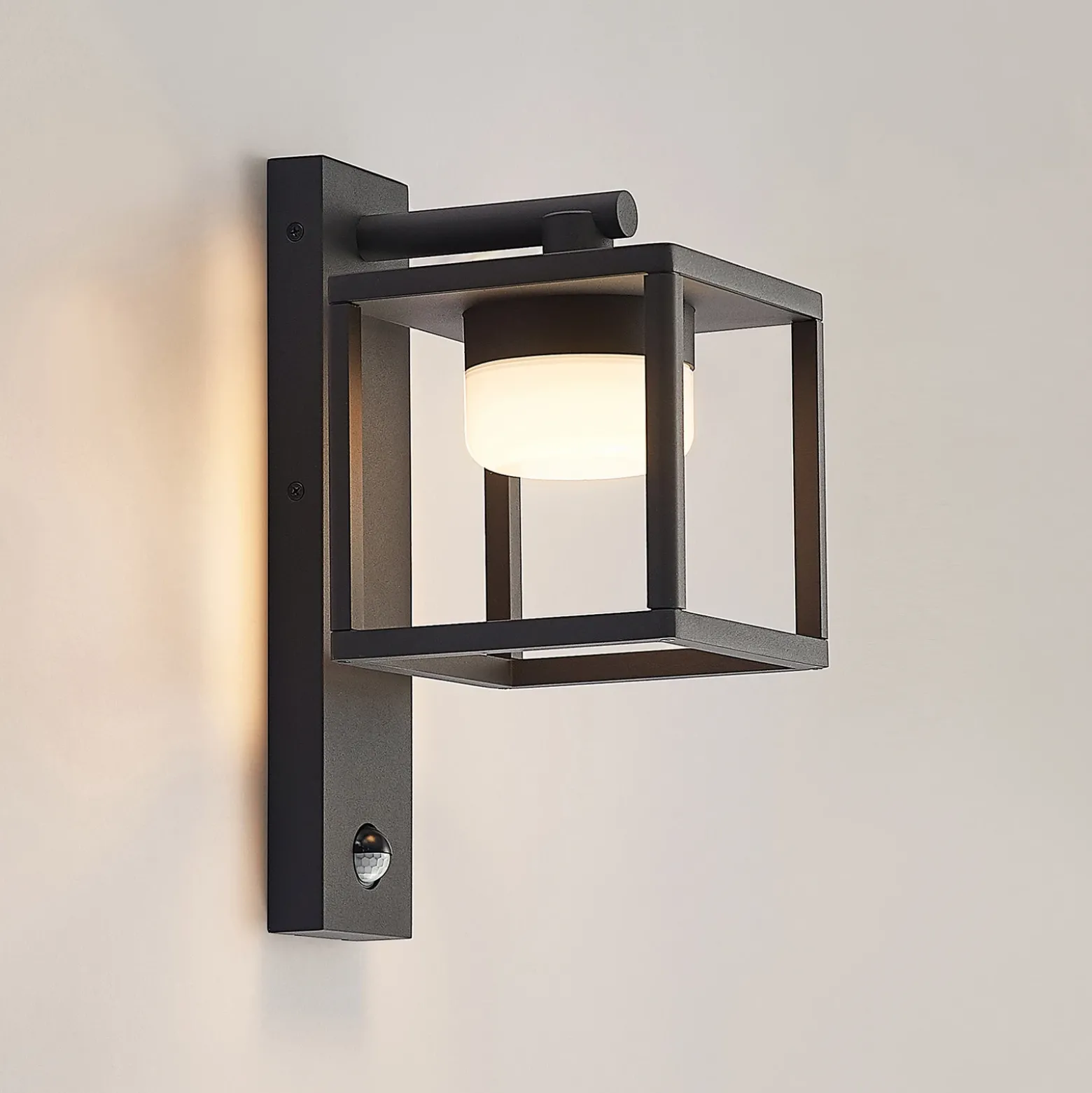 Lucande aplique para exterior Timio, downlight, sensor, GX53, IP44