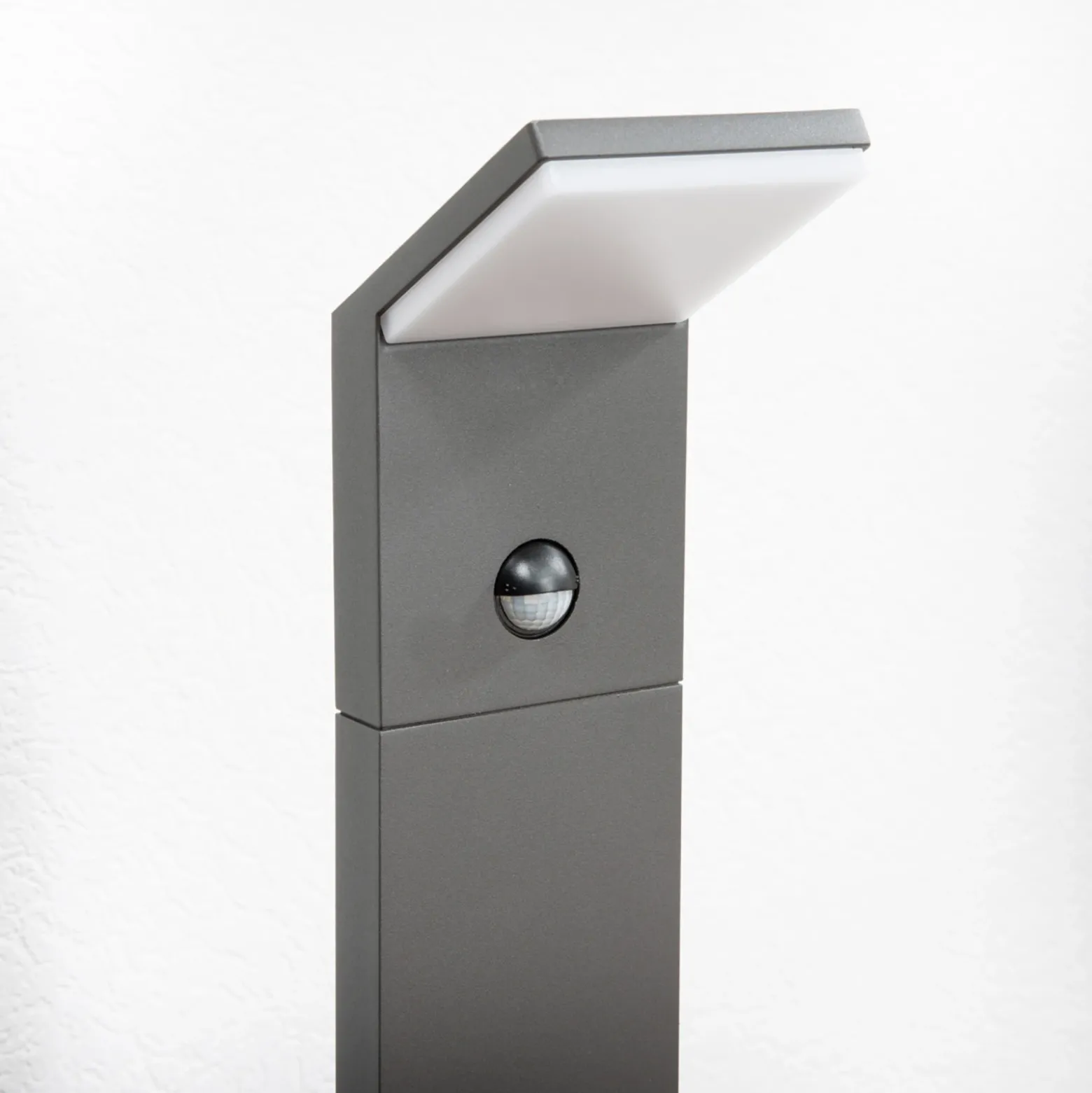 Lucande, bolardo luminoso LED Nevio, sensor, 100 cm, antracita