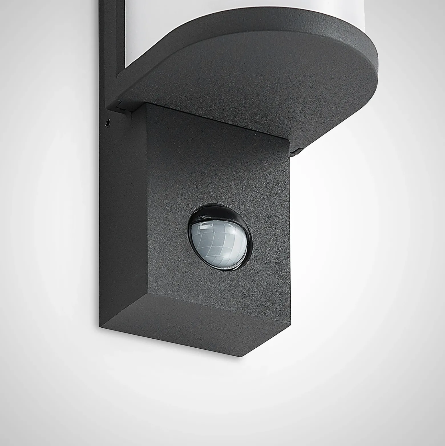 Lucande Jokum aplique LED de exterior, IP54 sensor
