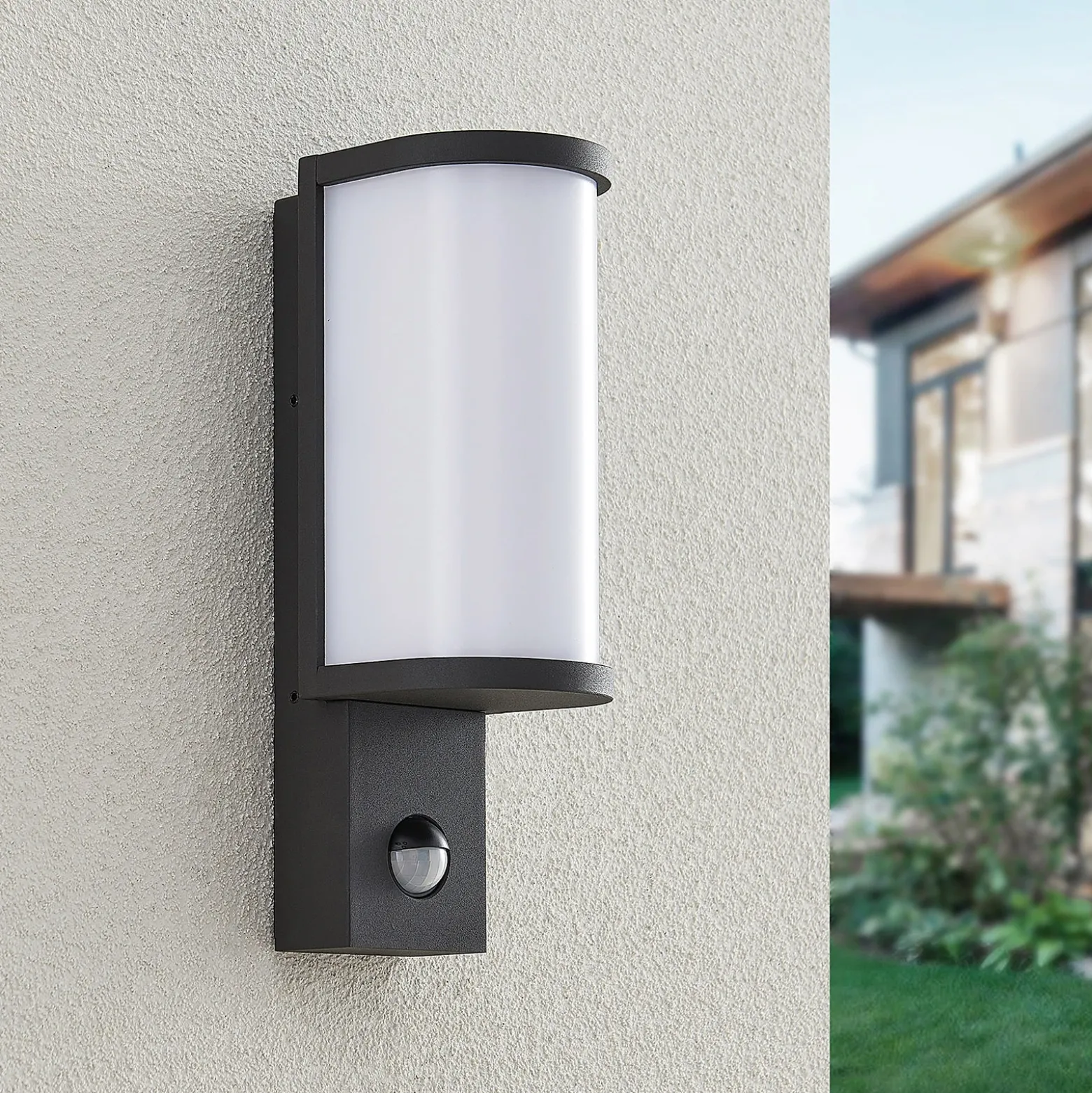 Lucande Jokum aplique LED de exterior, IP54 sensor