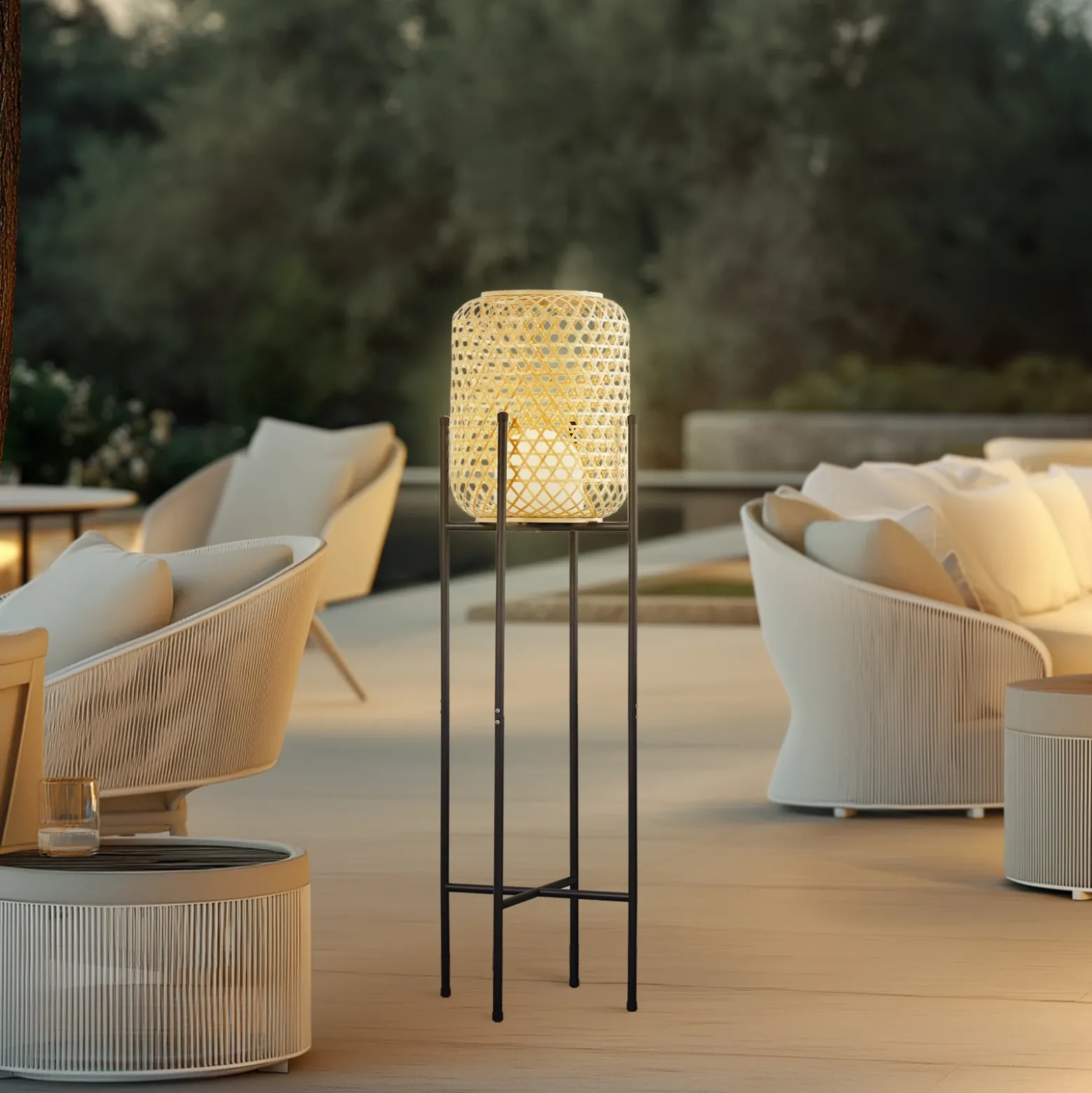 Lucande Lámpara de pie LED recargable Adebi, negra, bambú, Ø32,5cm