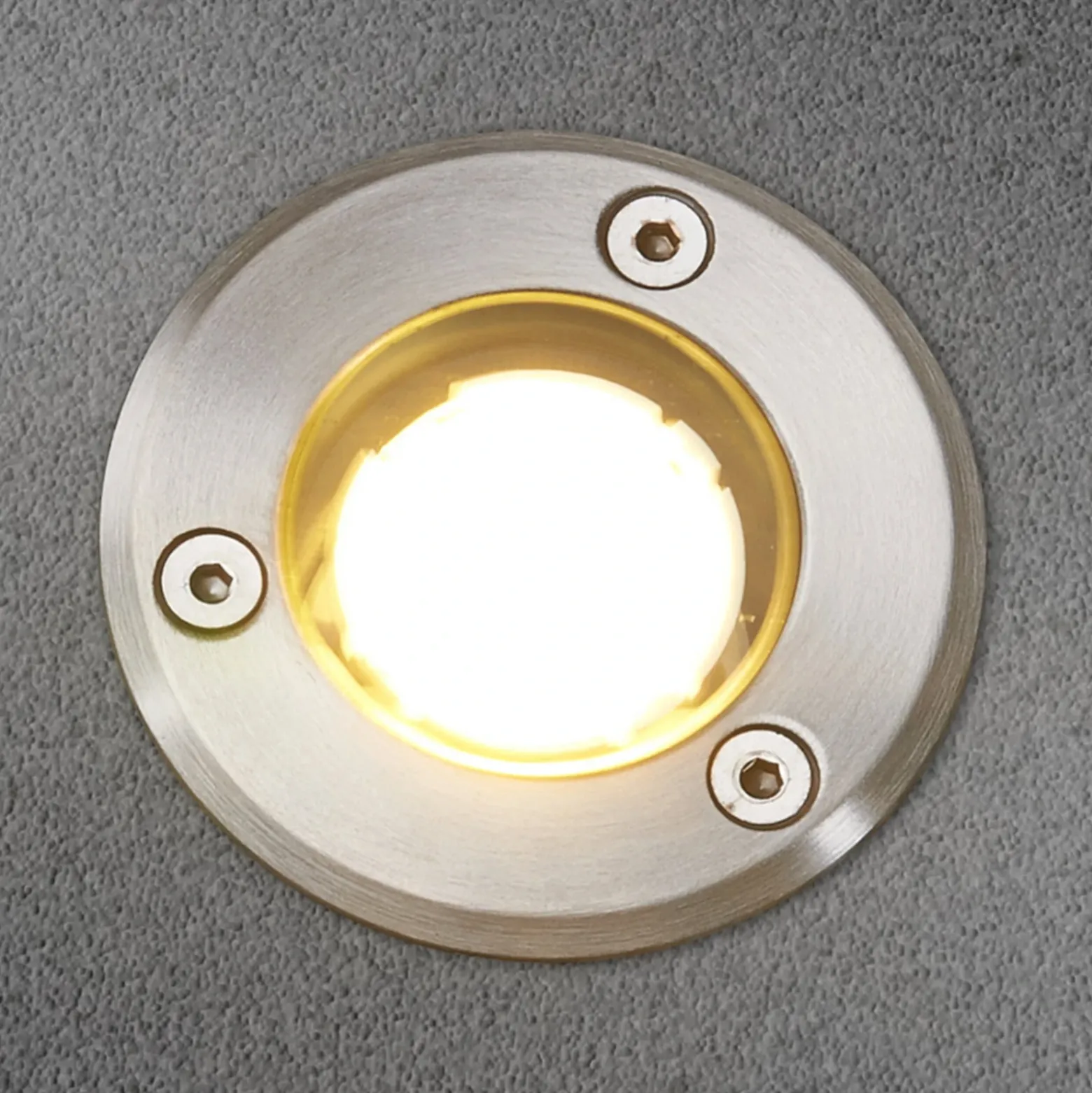 Lucande Lámpara de suelo LED empotrable Kenan, Ø 7 cm, acero inoxidable, IP67