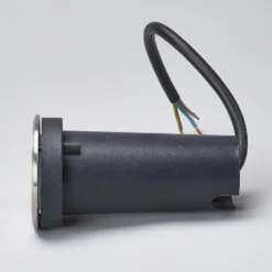 Lucande Lámpara de suelo LED empotrable Kenan, Ø 7 cm, acero inoxidable, IP67