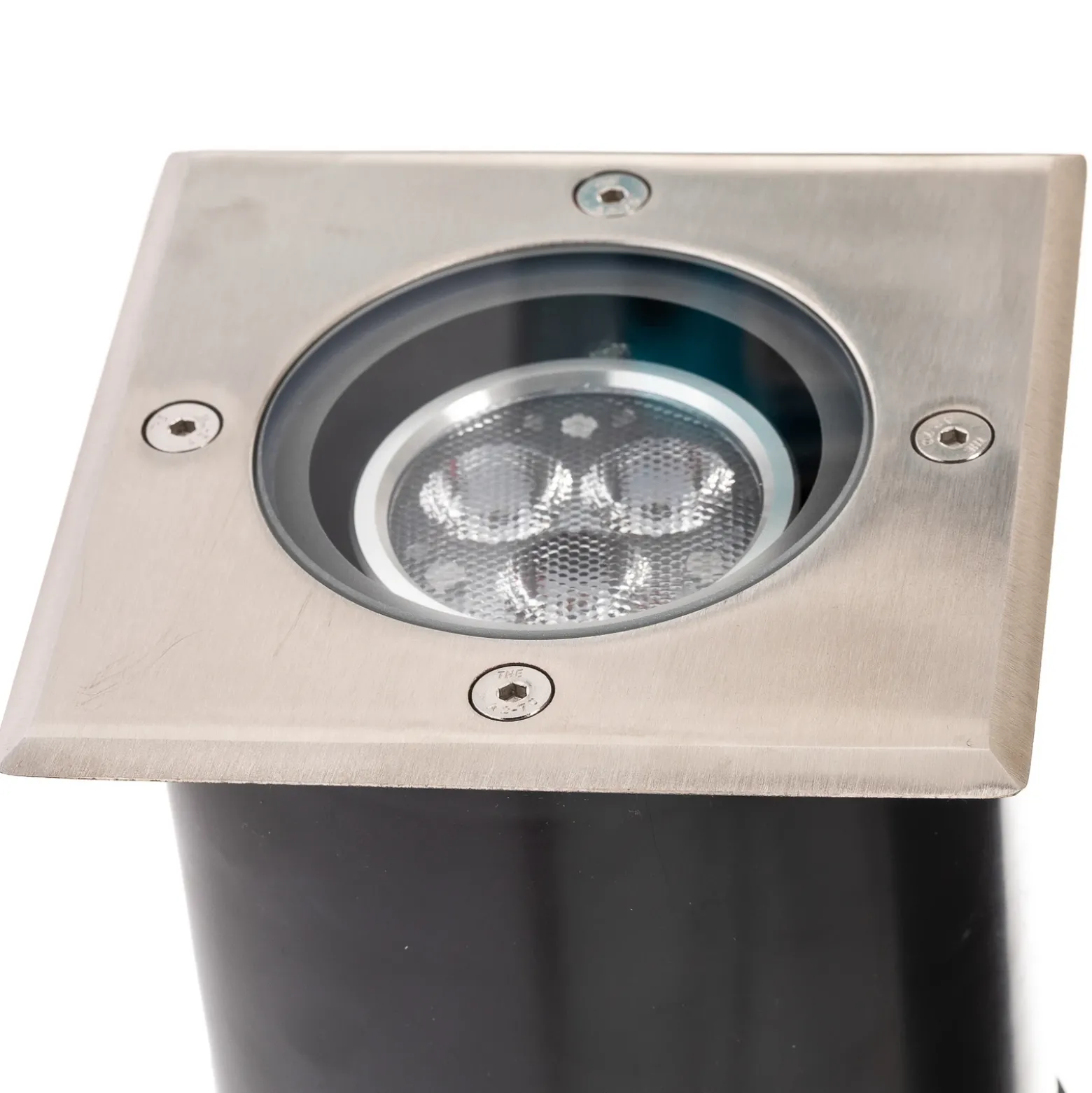 Lucande Lámpara de suelo LED empotrable Jos, angular, orientable, IP67