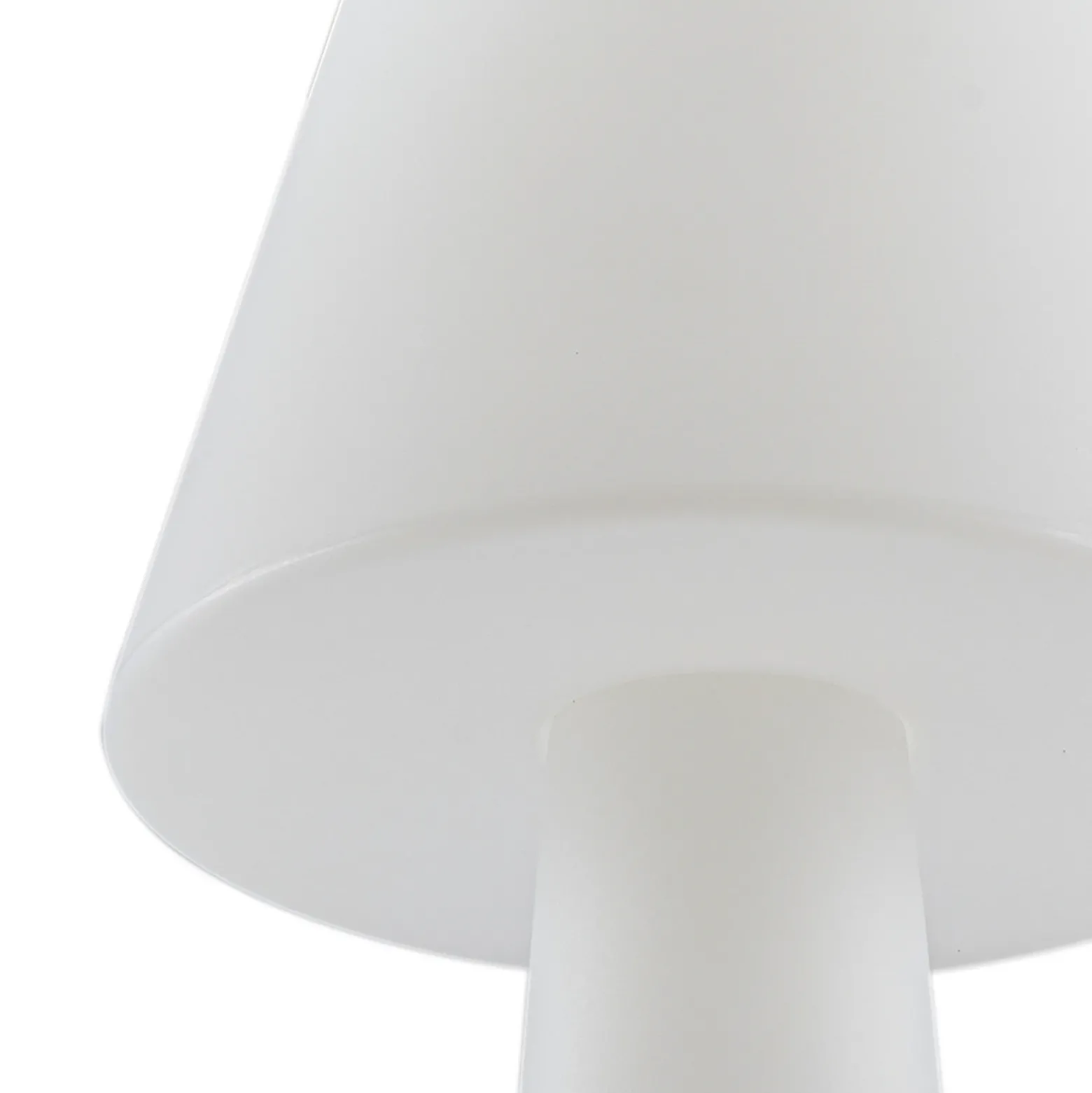 Lucande Lámpara LED para terraza con batería Gauri, blanca, 153 cm, IP44