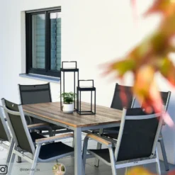 Lucande Lámpara LED solar Lynzy, 38 cm, negra, metal, IP65