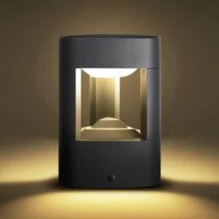 Lucande lámpara sobremuro LED Pirron, 20 cm, triangular, IP54
