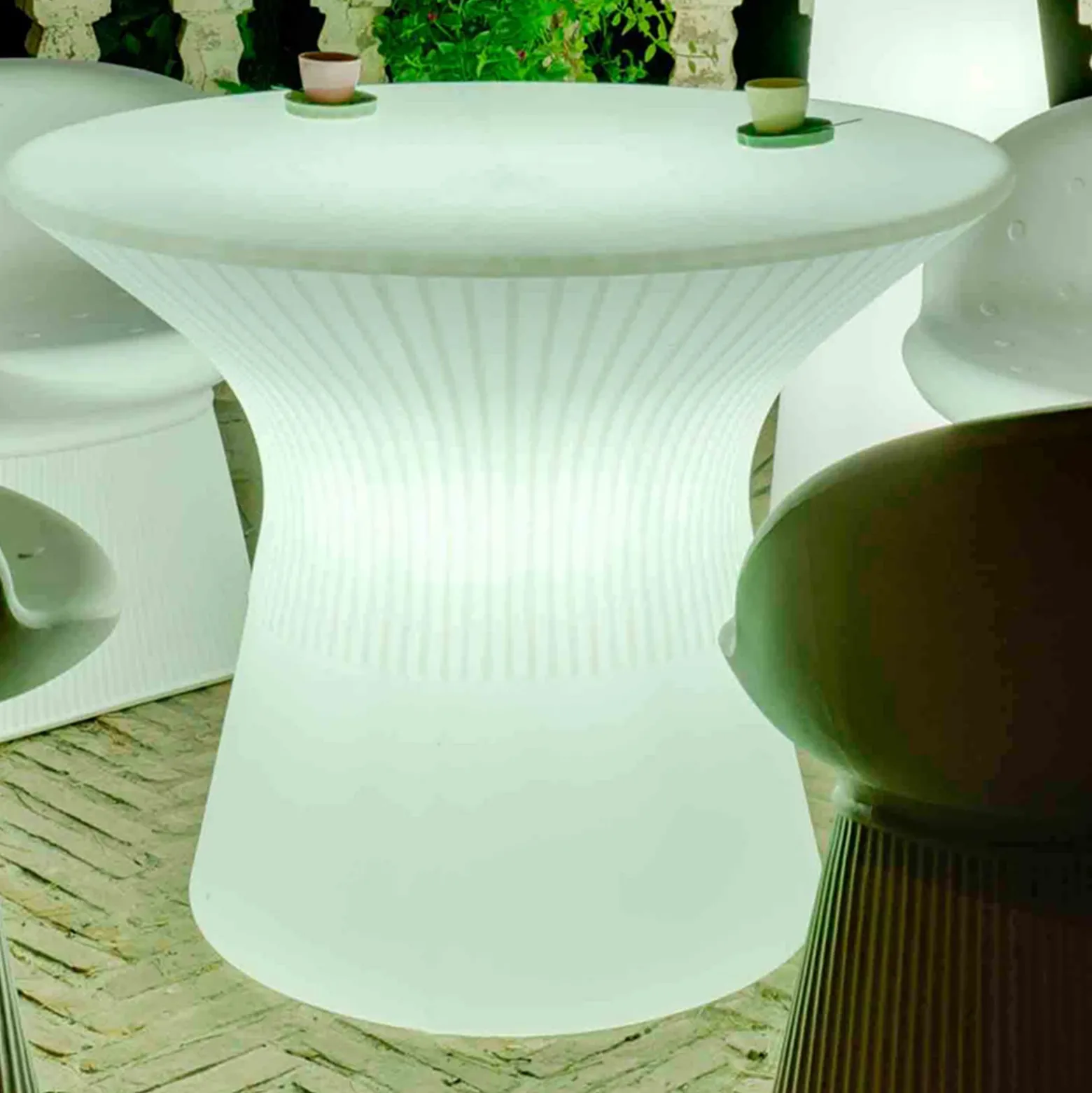 Mesa LED Newgarden Capri, altura 73 cm